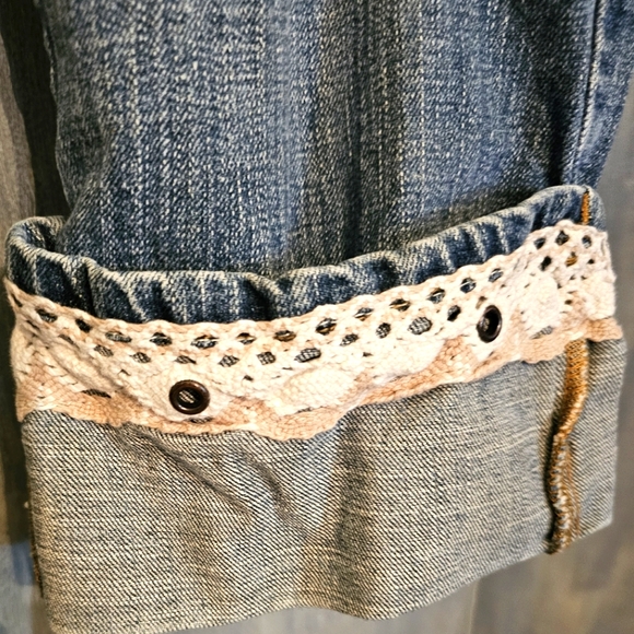 Manhattan Collection Blues Stonewash Cuffed Jeans (4) - Picture 1 of 12